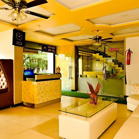 Townhouse Mk Hotel Chikmagalur Bagian luar foto