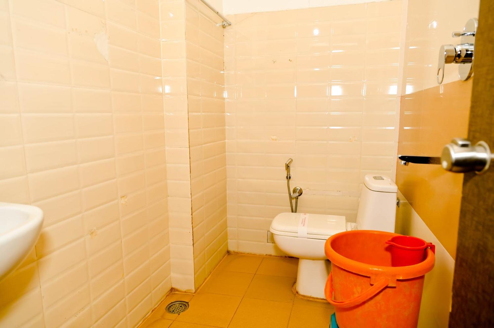 Townhouse Mk Hotel Chikmagalur Bagian luar foto