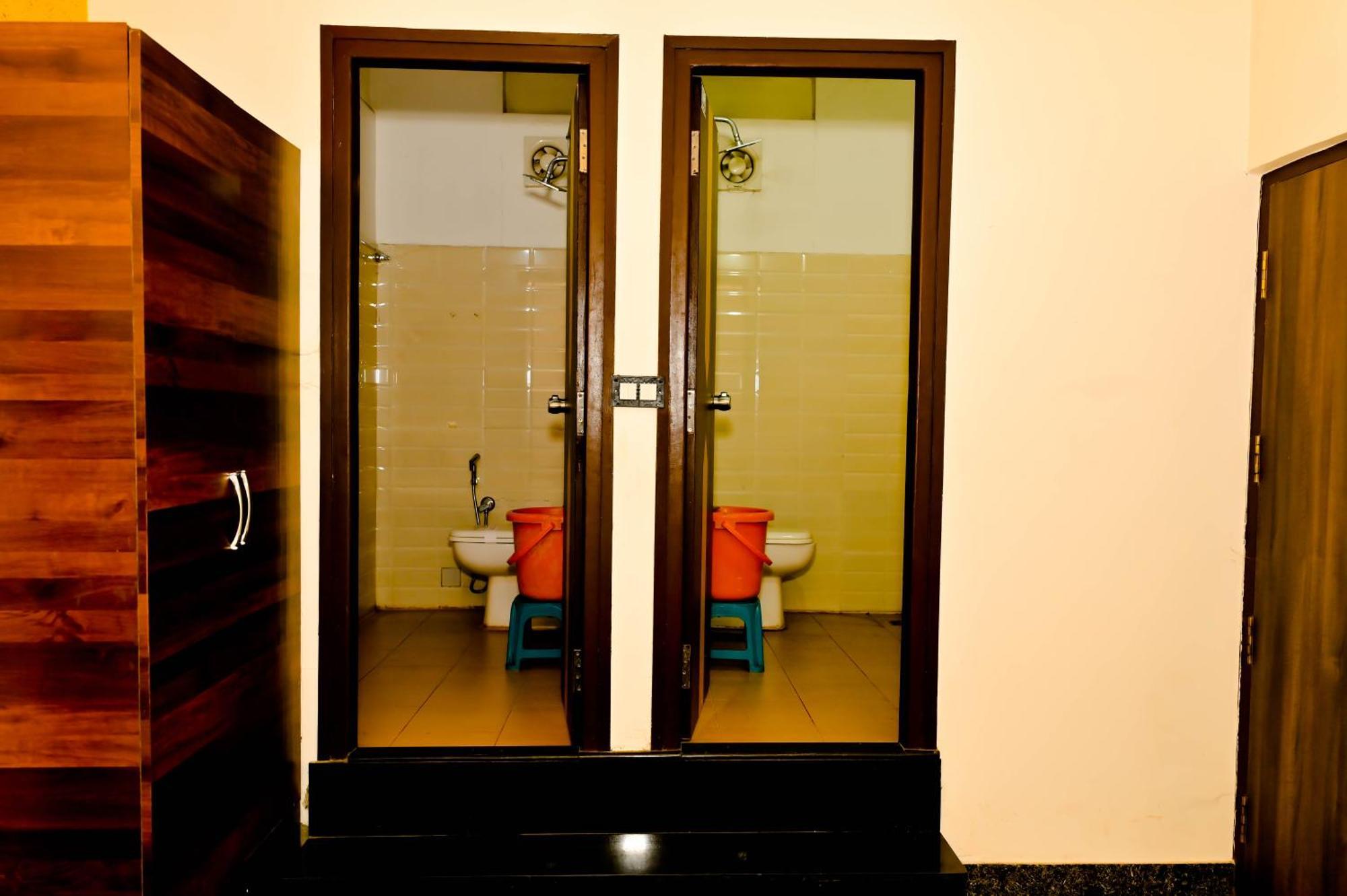 Townhouse Mk Hotel Chikmagalur Bagian luar foto
