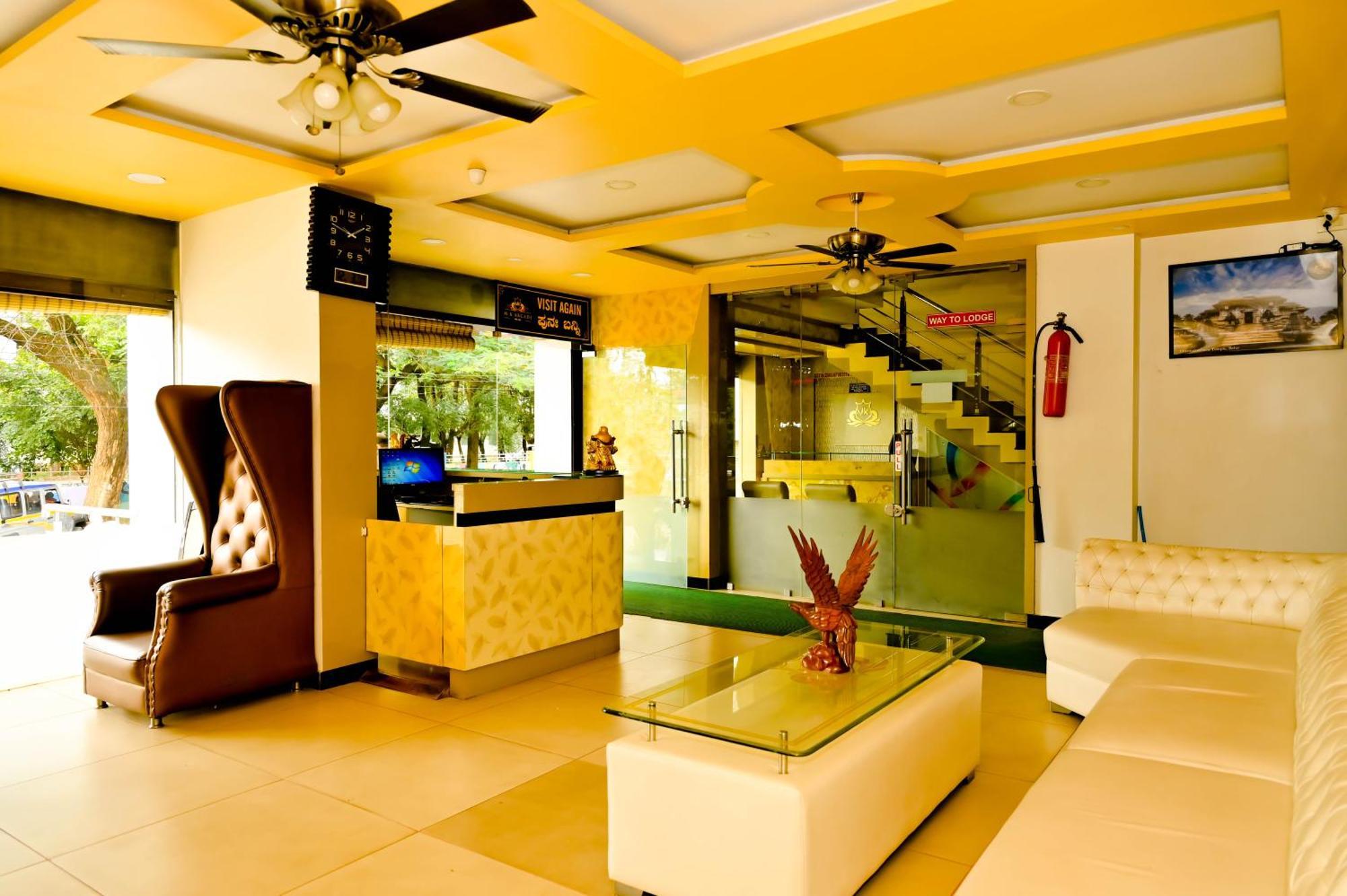 Townhouse Mk Hotel Chikmagalur Bagian luar foto