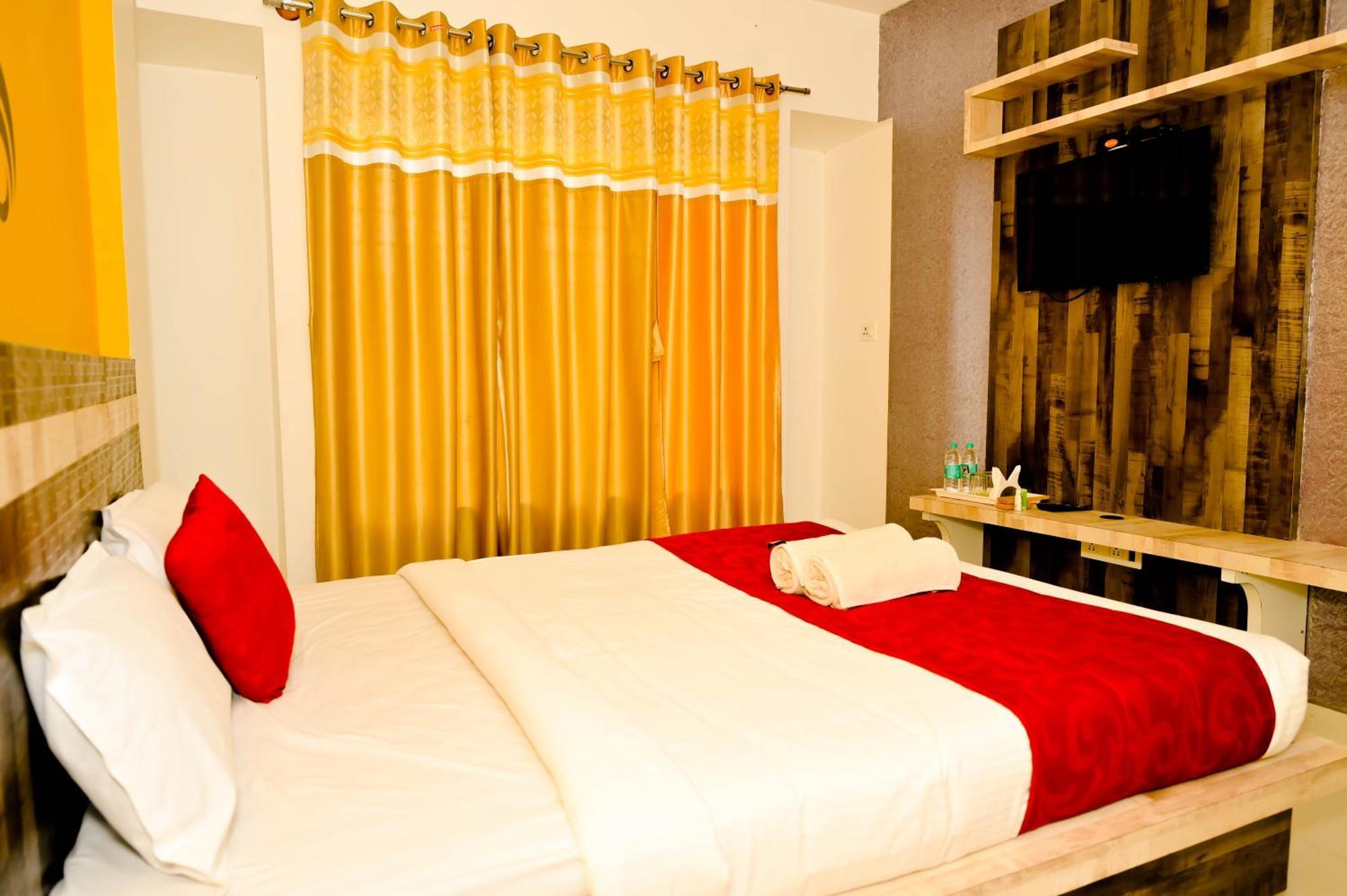 Townhouse Mk Hotel Chikmagalur Bagian luar foto